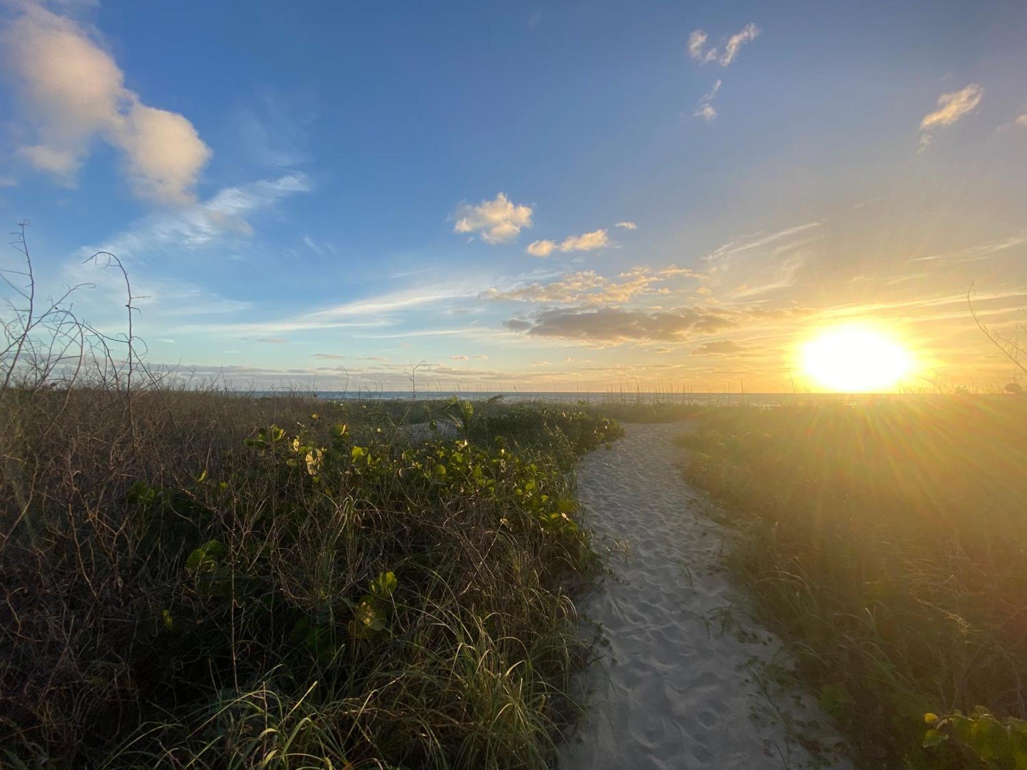 Sandy Shores - 2Br Beach Getaway And Surf Spot Fort Pierce Zewnętrze zdjęcie